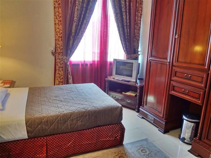 Rainbow Hotel Apartments Абу Даби Екстериор снимка